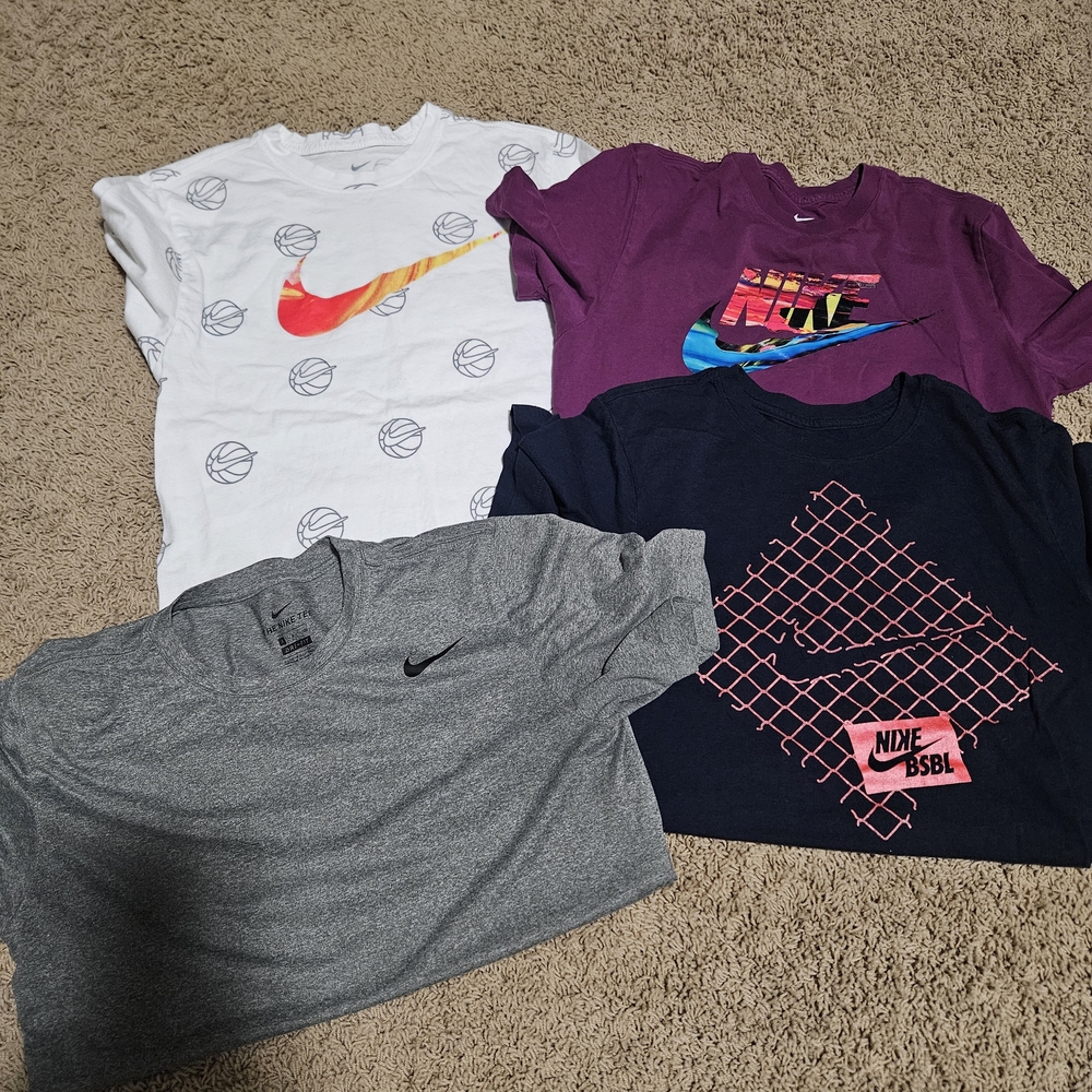 Nike Short Sleeve Set of 4